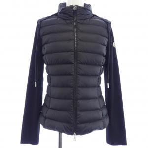 モンクレール MONCLER 10939B00006 M1122 ダウンジャケット