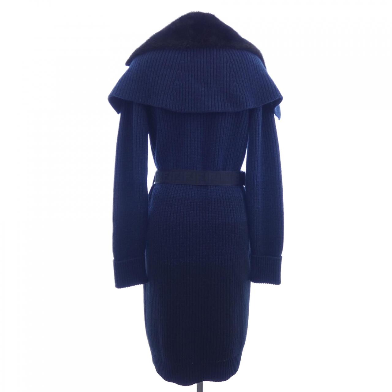 フェンディ FENDI FZF511 A8KT カーディガン