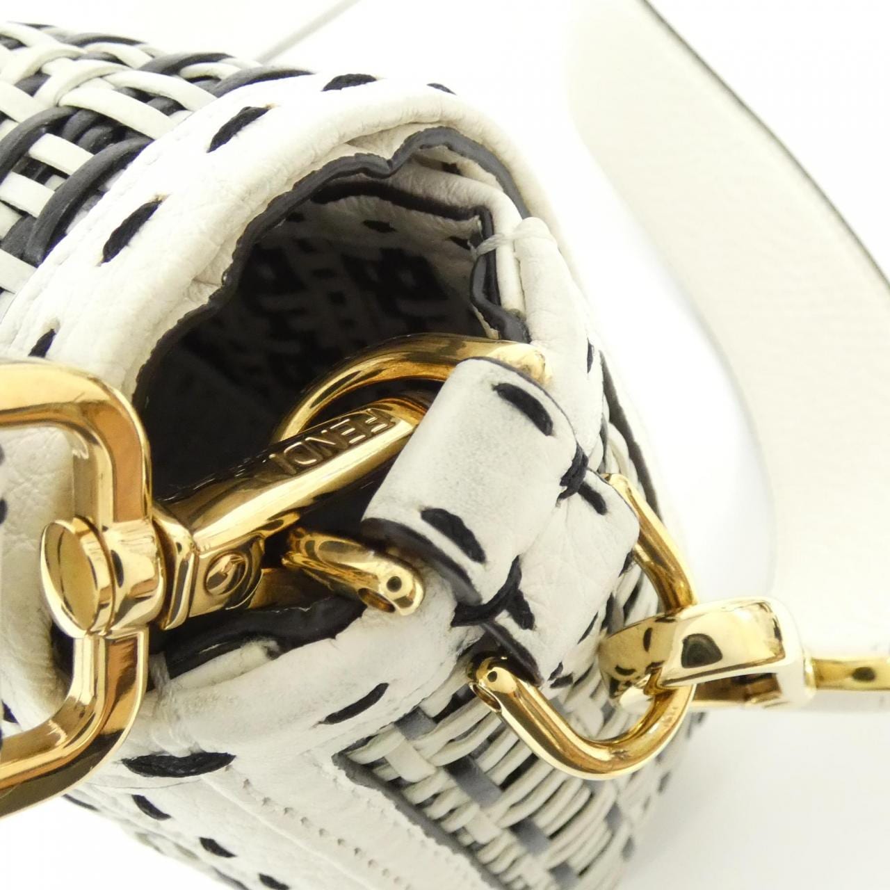 フェンディ SELLERIA バゲット 8BR600 AF2Y ショルダーバッグ