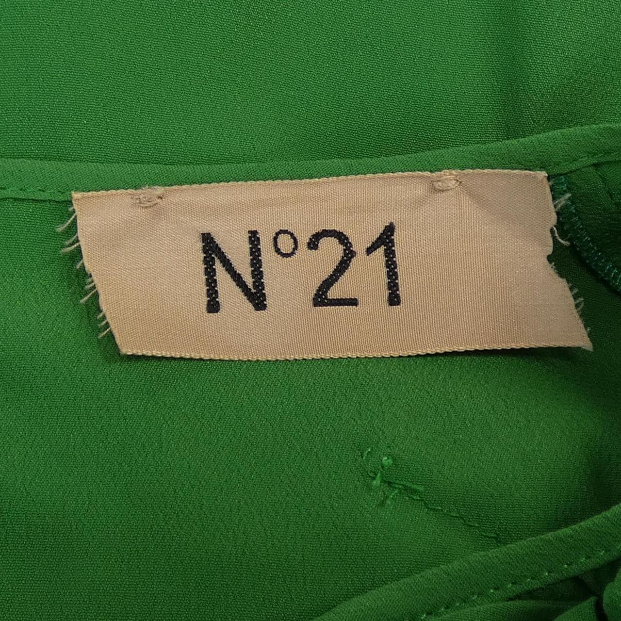 ヌメロヴェントゥーノ N°21 トップス