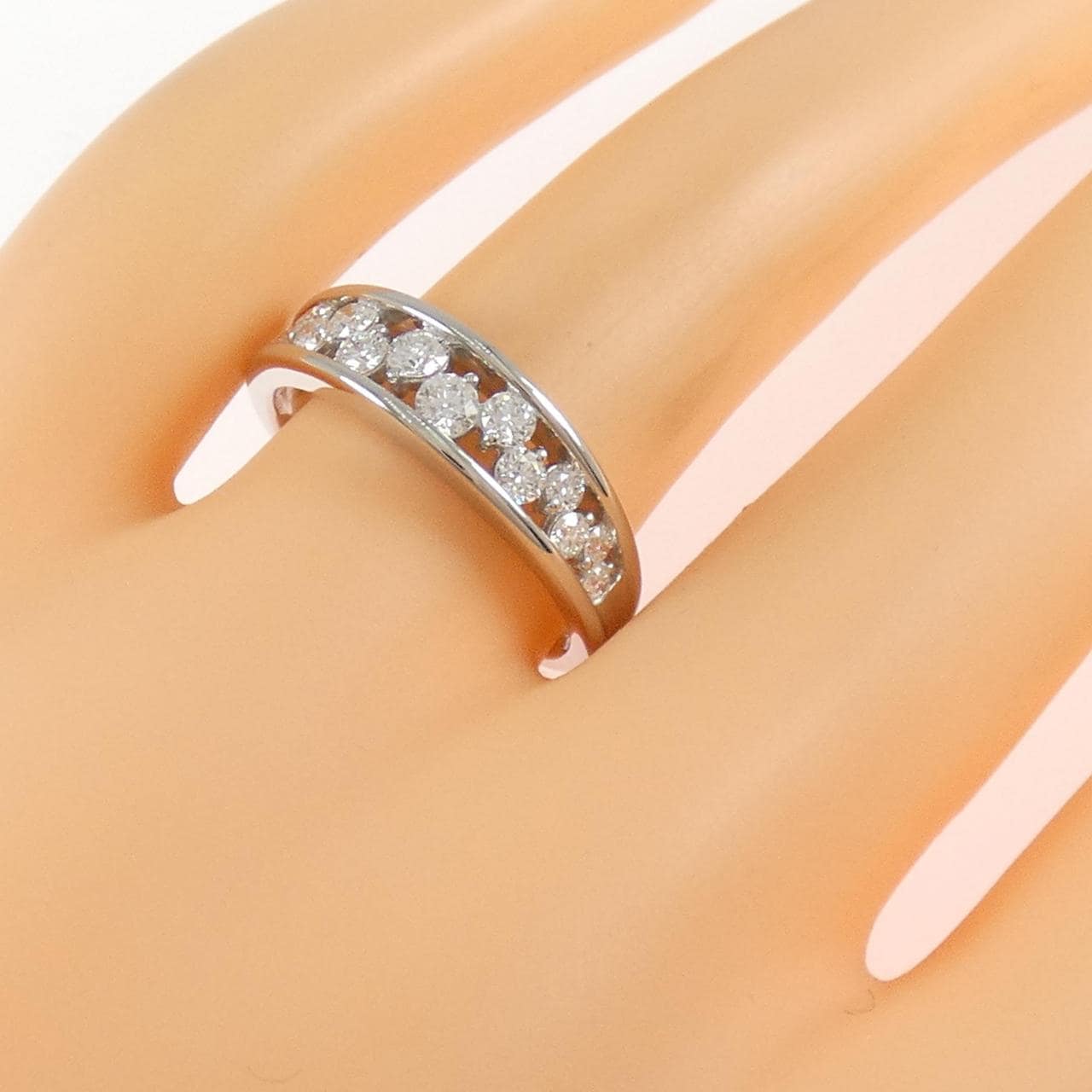 PT900 Diamond ring 0.57CT