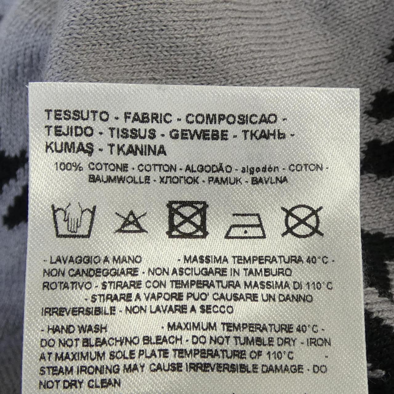 アルマーニ エクスチェンジ ARMANI EXCHANGE パーカー