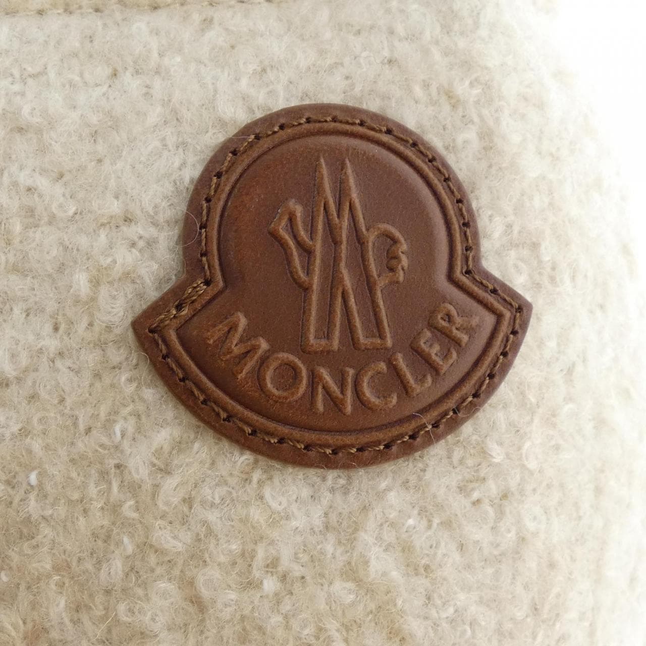 モンクレール MONCLER SERINDE ダウンジャケット