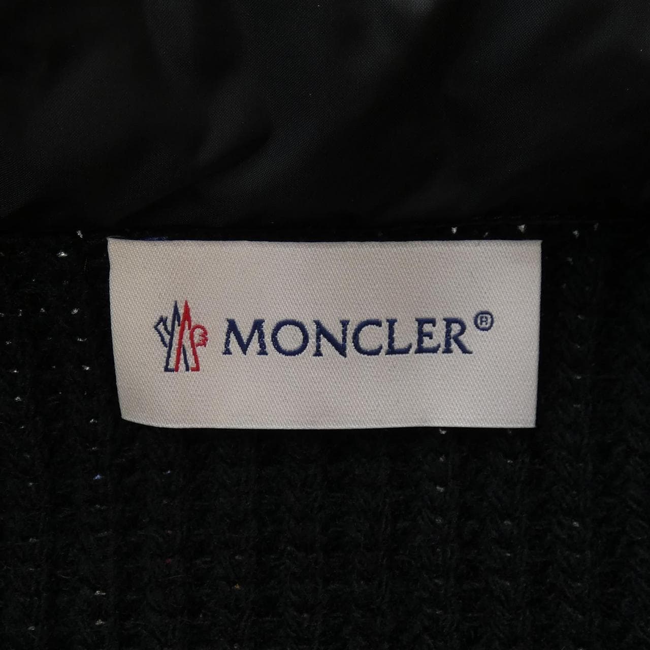 【新品】モンクレール MONCLER K20939B00028 ダウンジャケット