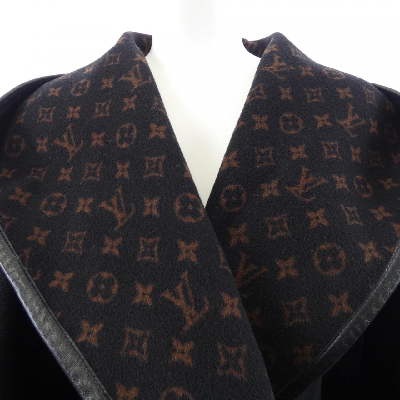 ルイヴィトン LOUIS VUITTON FJCO13YCV ケープ