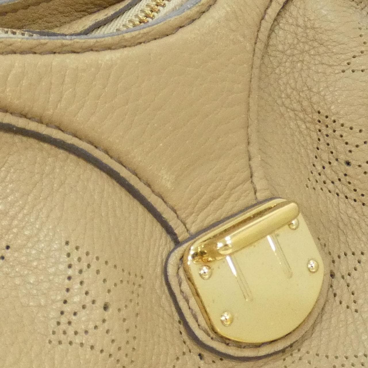 ルイヴィトン マヒナ XS M95973 ショルダーバッグ