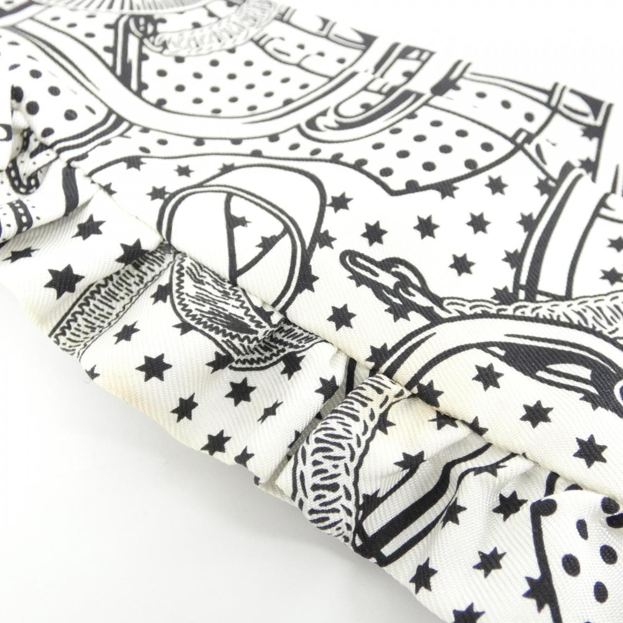 エルメス EPERON D'OR BANDANA ツイリー フリル 852978S スカーフ