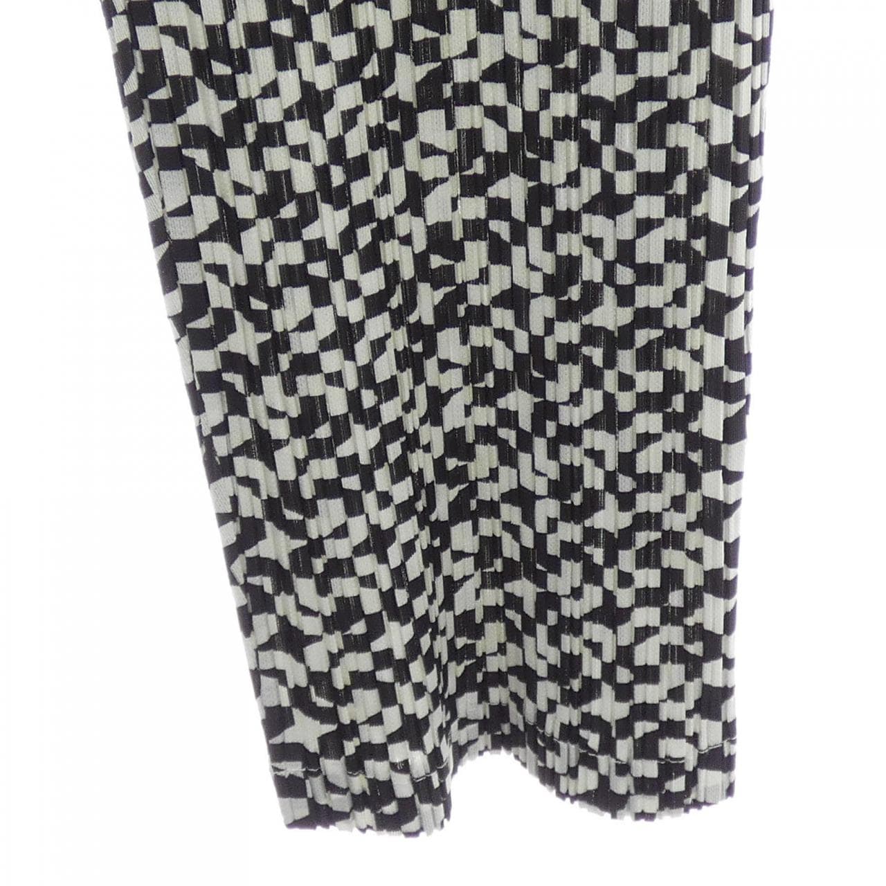 プリーツプリーズ PLEATS PLEASE ジオメトリック PP63-JF763 7571095 パンツ