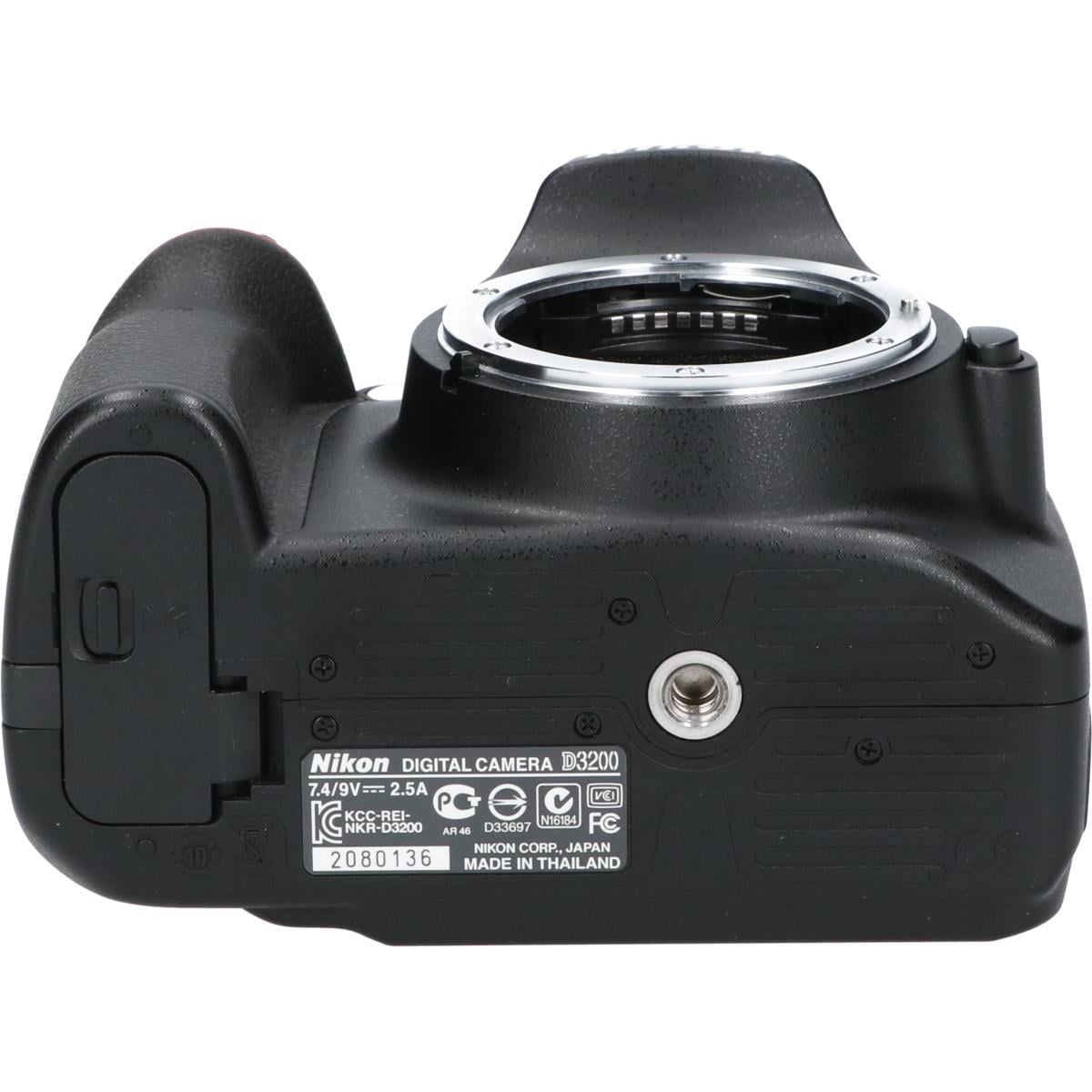 D3200