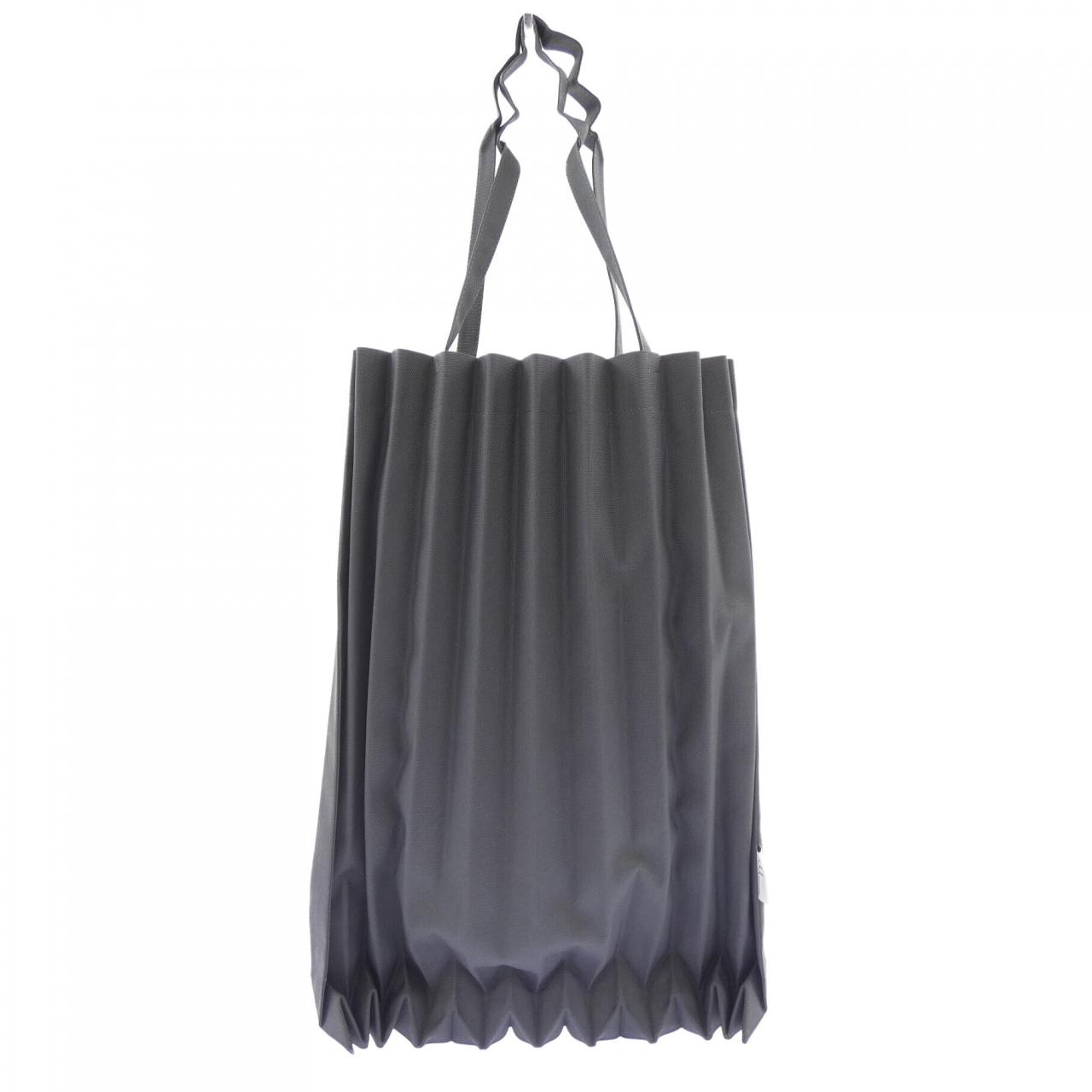 ミーイッセイミヤケ me ISSEY MIYAKE MI61AG042 BAG