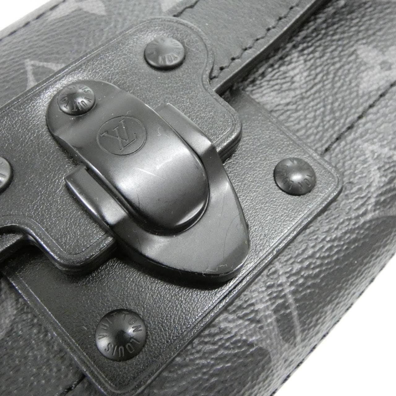 LOUIS VUITTON Monogram Eclipse Soul Trunk EW M11744 肩背包