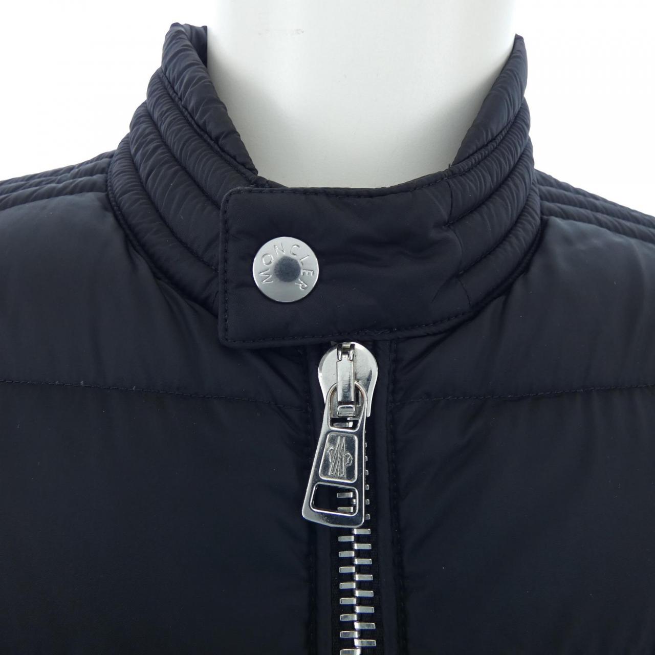 モンクレール MONCLER ダウンジャケット