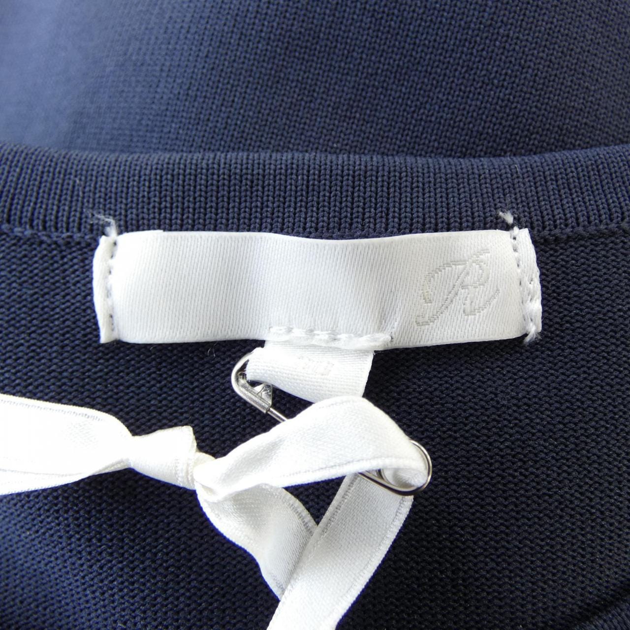 アール R ワンピース