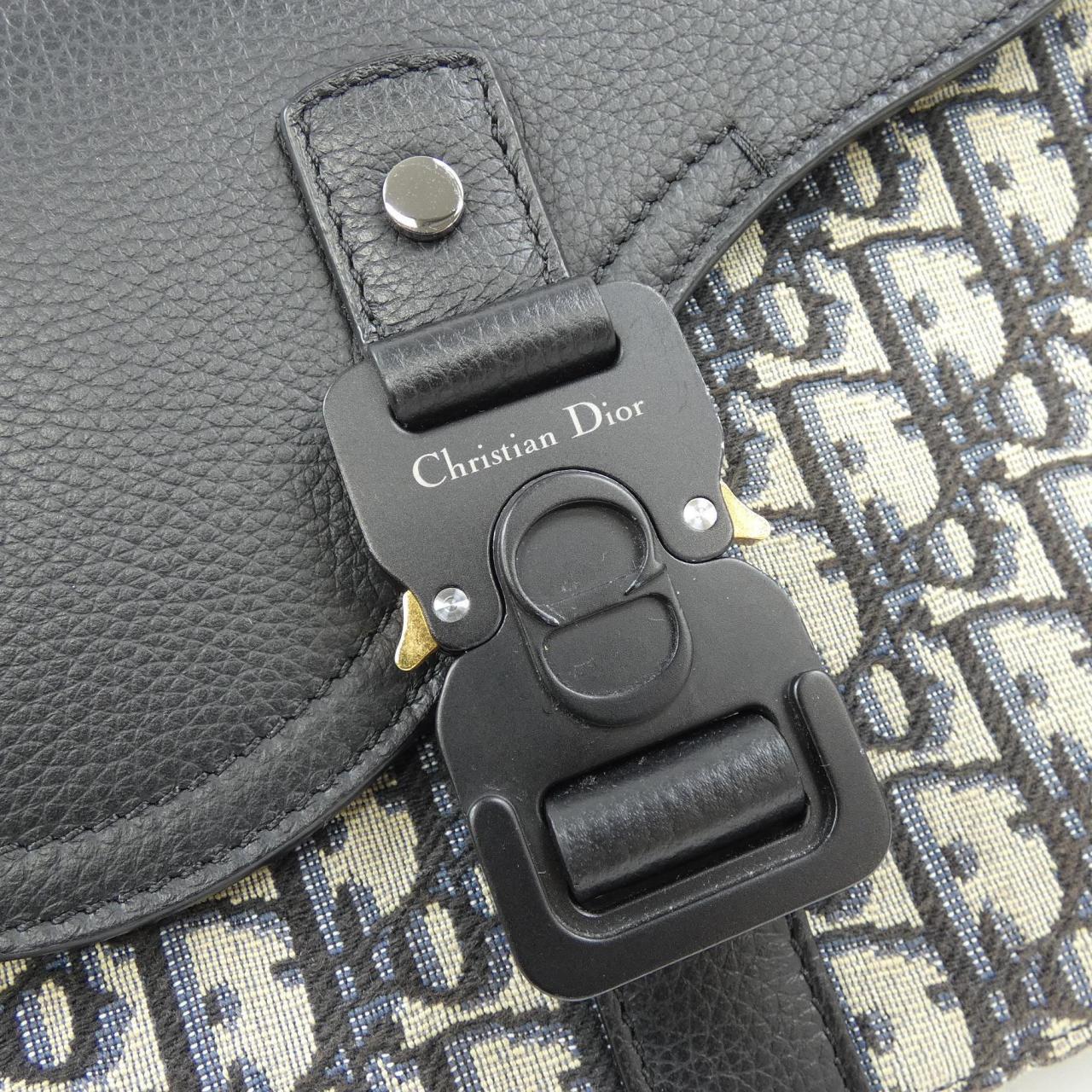 DIOR包