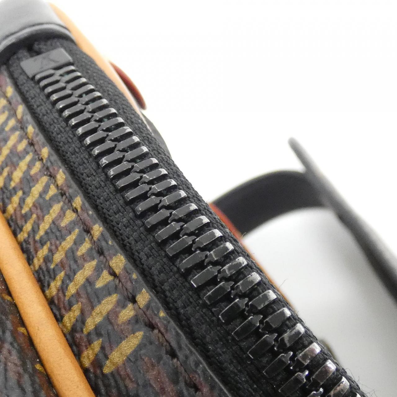 ルイヴィトン ダミエ ジャイアント(LVスクエアード) アマゾン メッセンジャー N40357 ショルダーバッグ