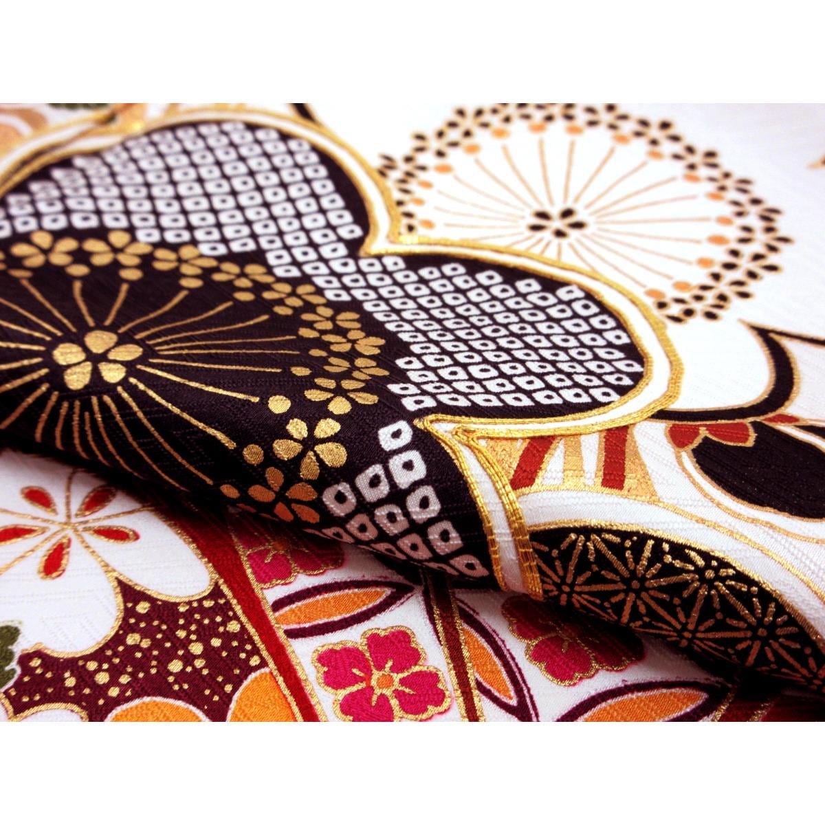 振袖　友禅金彩加工　刺繍入り