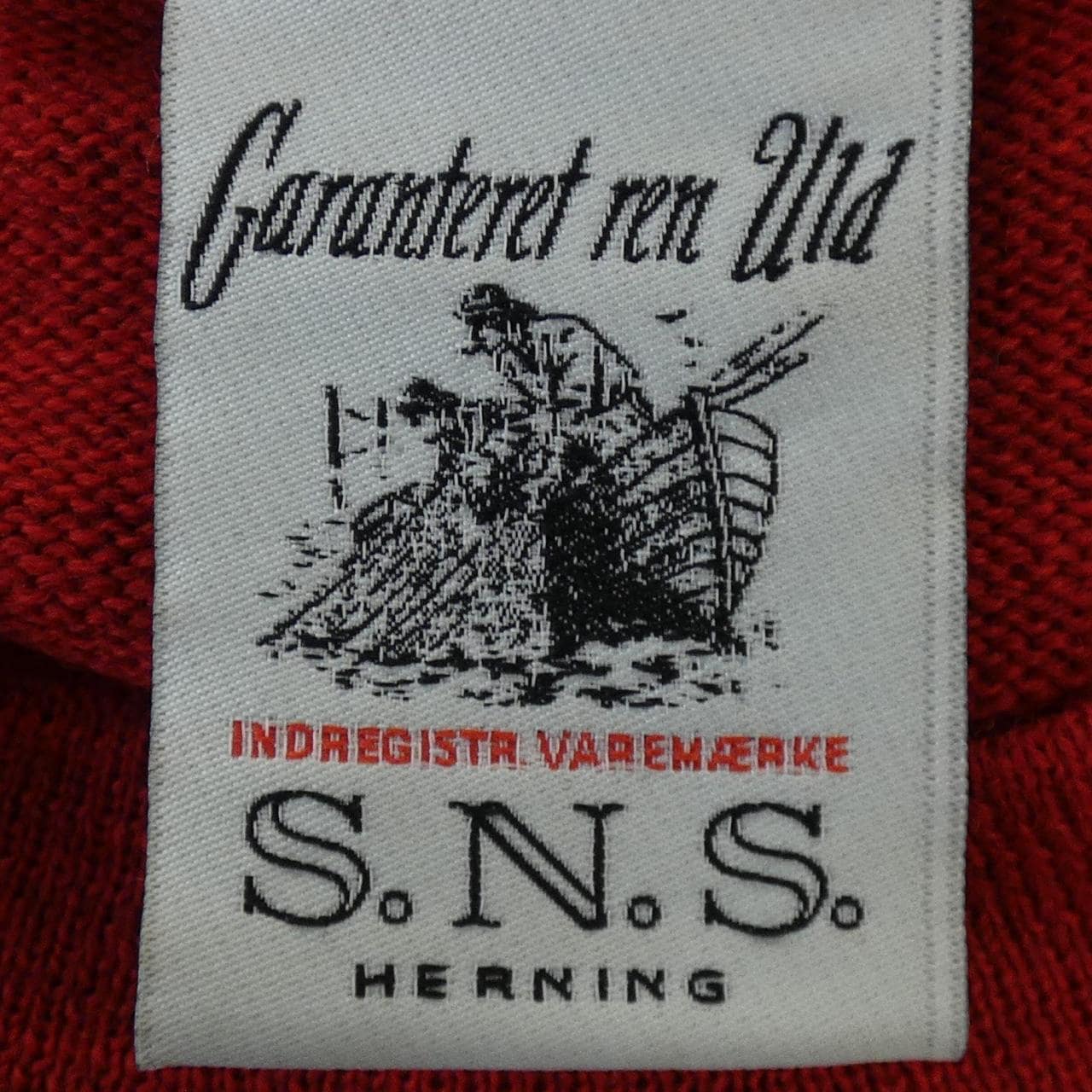 エスエヌエスハーニング S.N.S.HERNING ニット