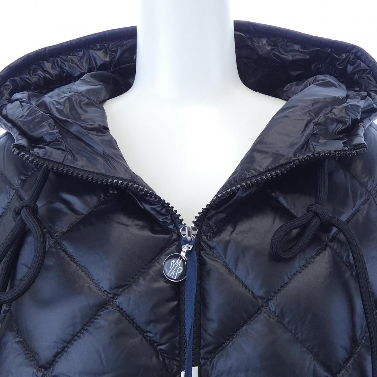 【新品】モンクレール MONCLER K20932F00013 ダウンジャケット