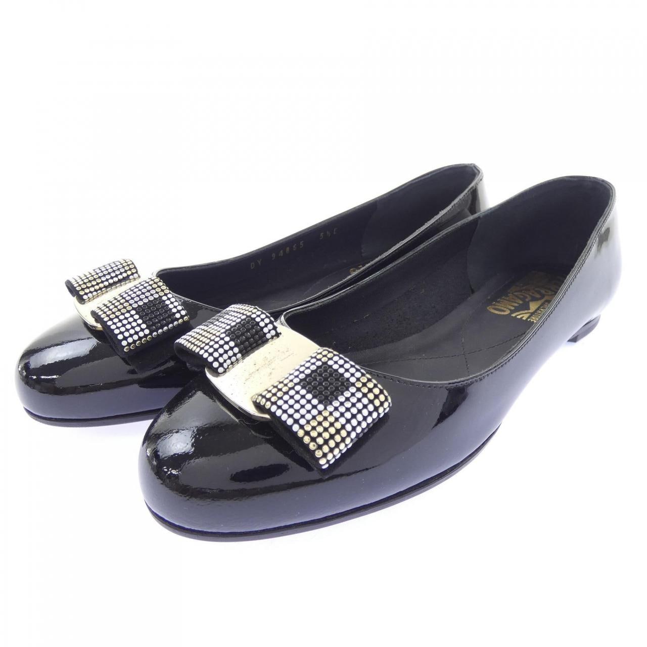 サルヴァトーレフェラガモ SALVATORE FERRAGAMO フラットシューズ