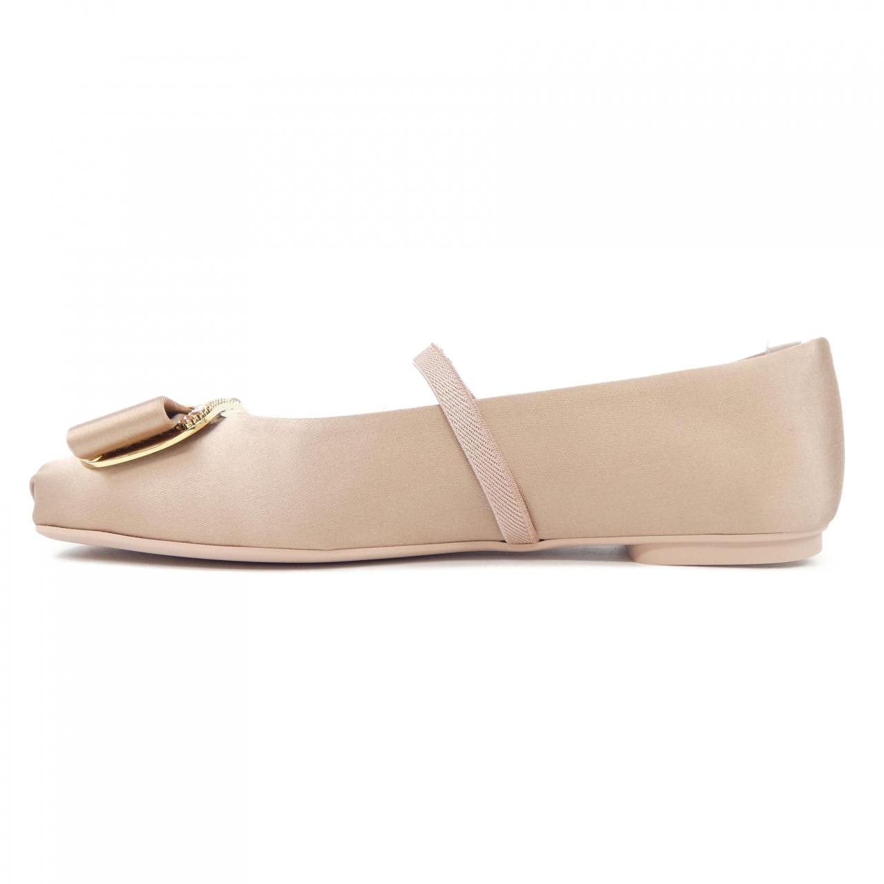 FERRAGAMO平底鞋