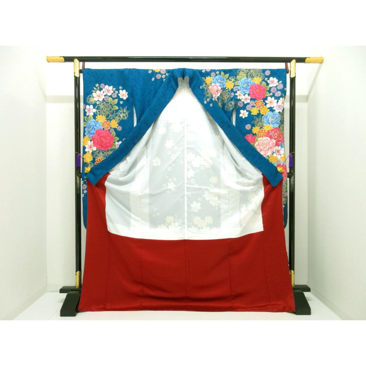 振袖　友禅金彩加工　刺繍入りボカシ染