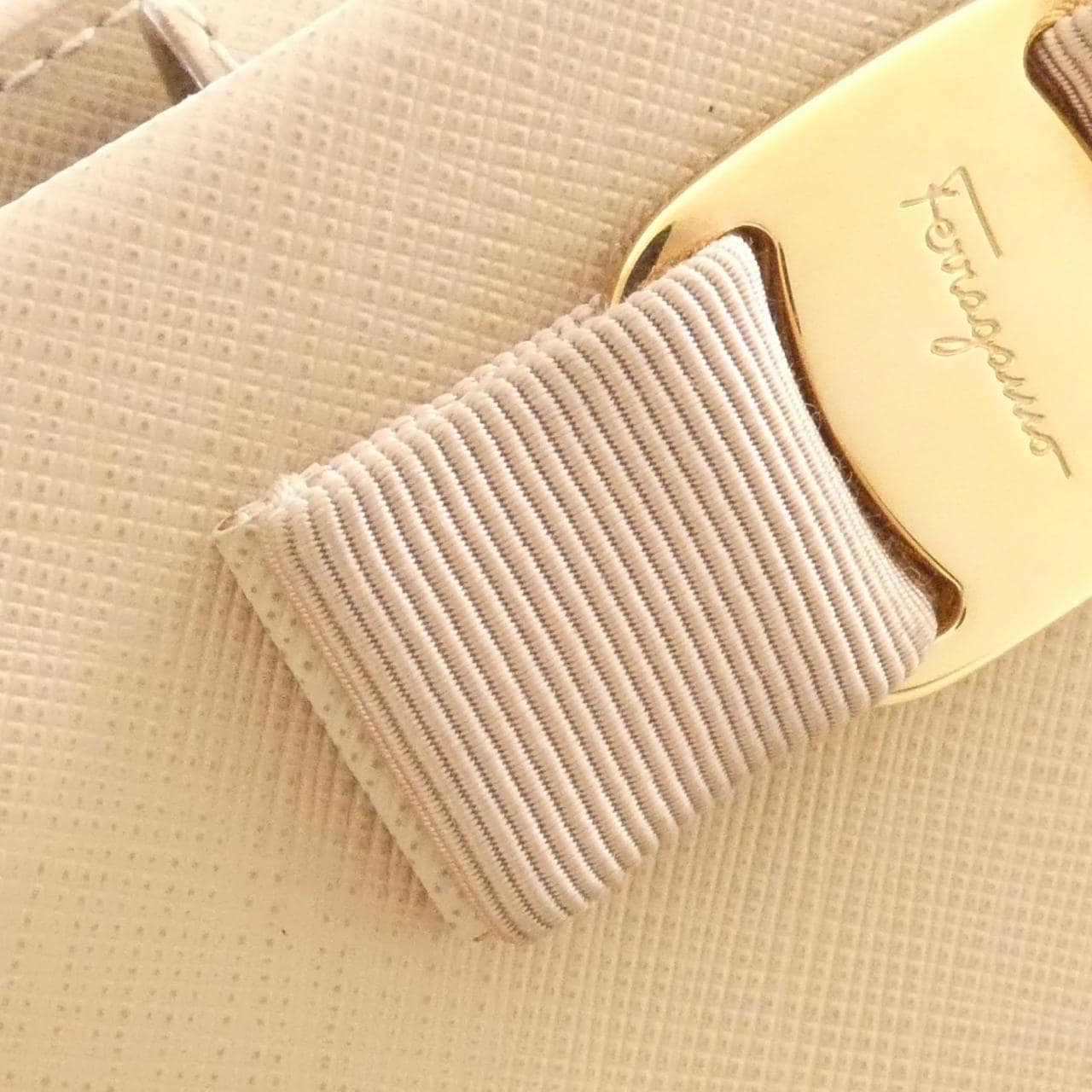 サルヴァトーレフェラガモ 21 1772 バッグ