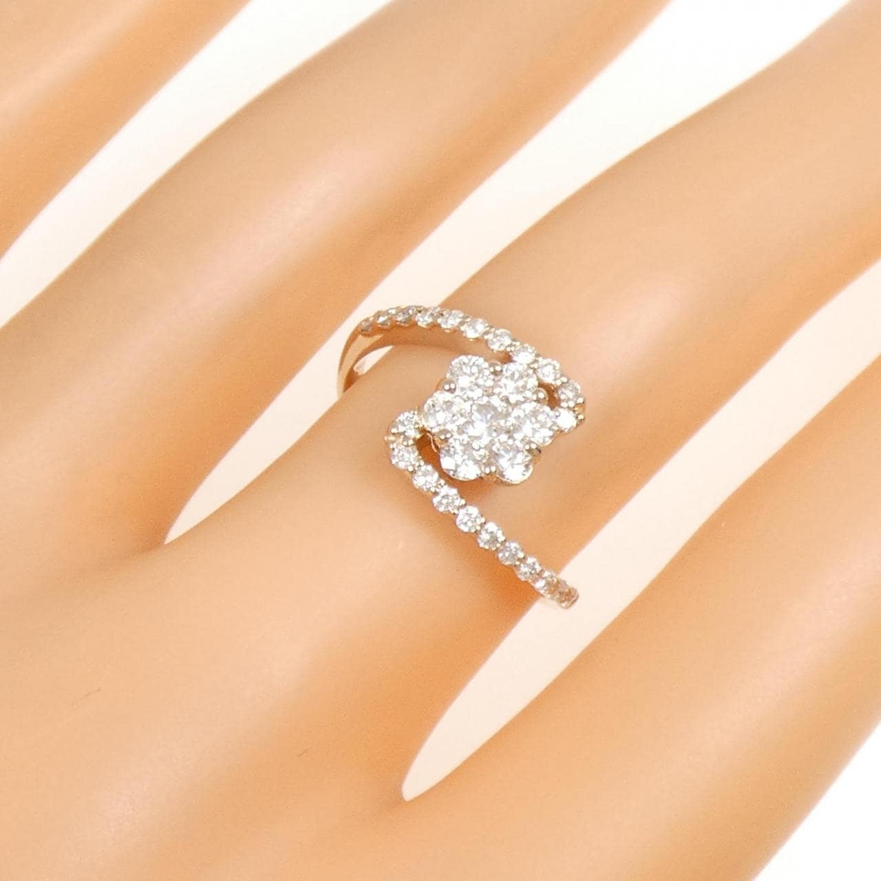 K18PG花朵钻石戒指0.70克拉