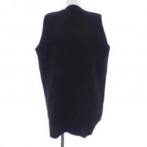 ミーイッセイミヤケ me ISSEY MIYAKE トップス