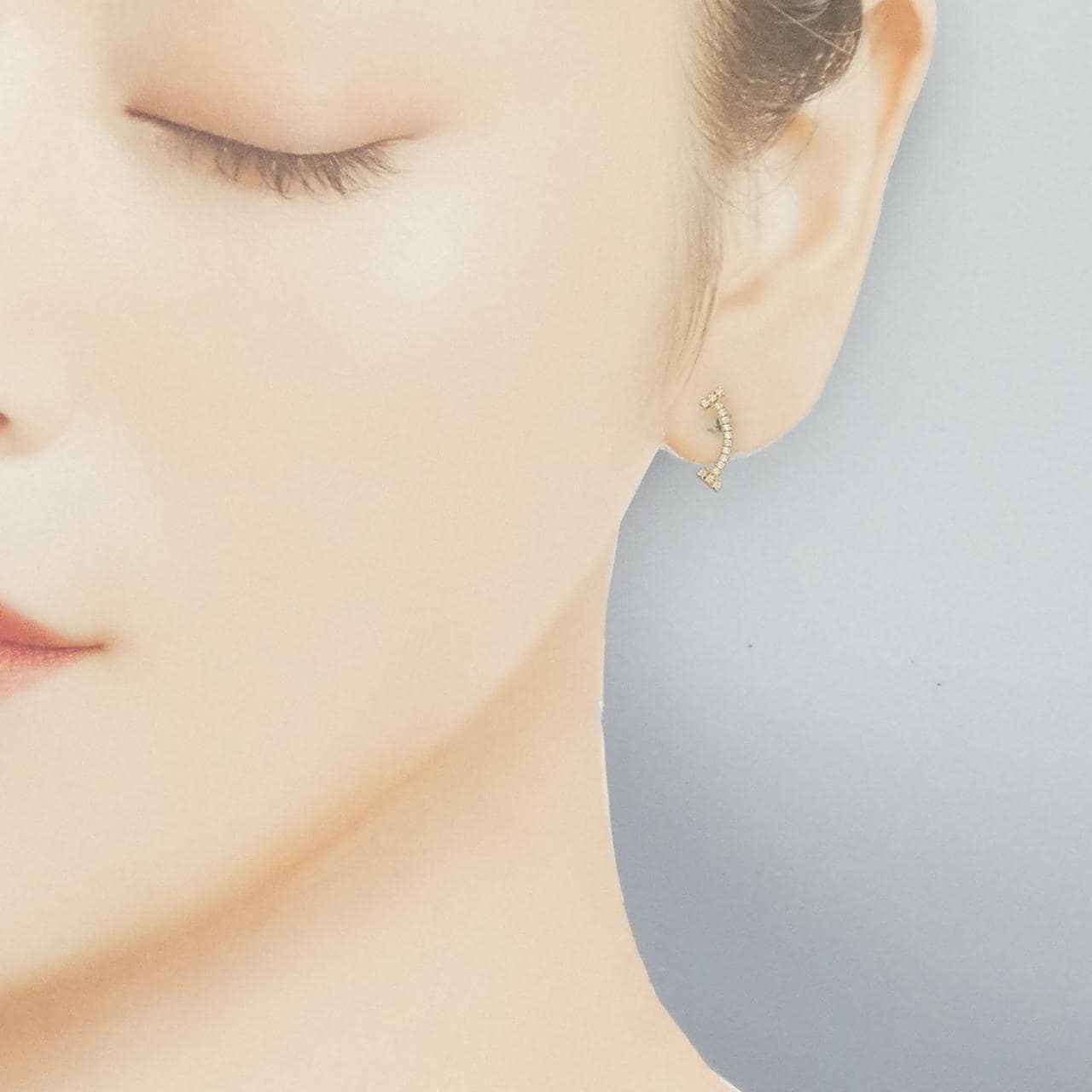 ティファニー Tスマイル ピアス