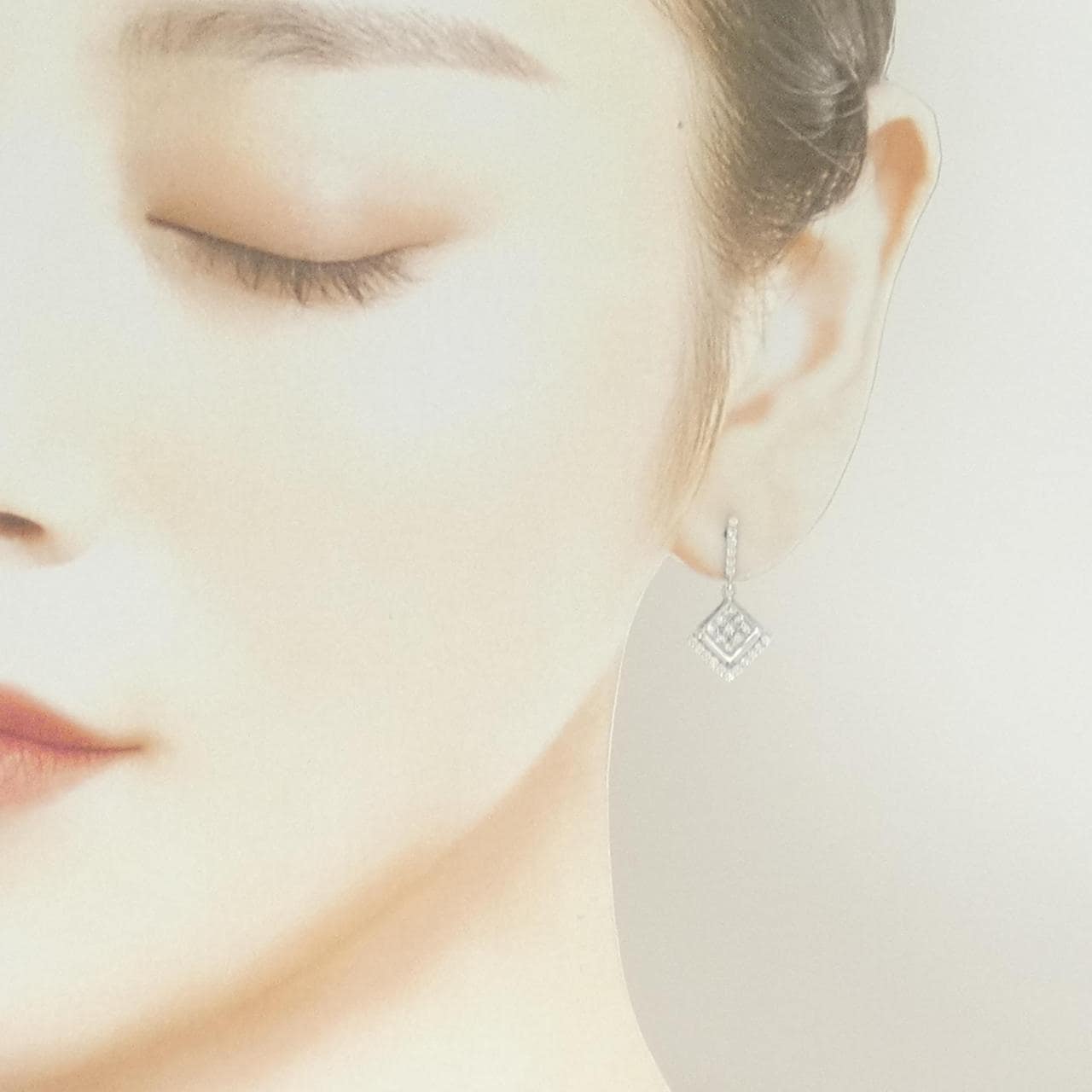 K18WG ダイヤモンド ピアス 0.74CT