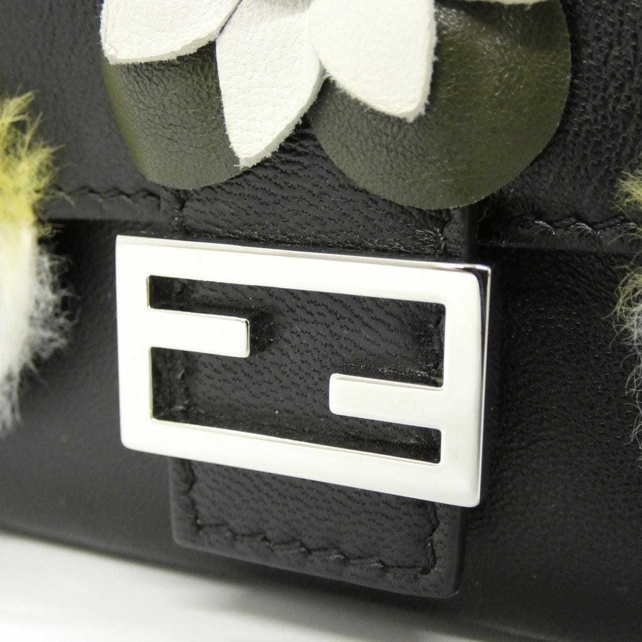 フェンディ BAG BUGS MICRO BAGUETTE 8M0354 7JC バッグ