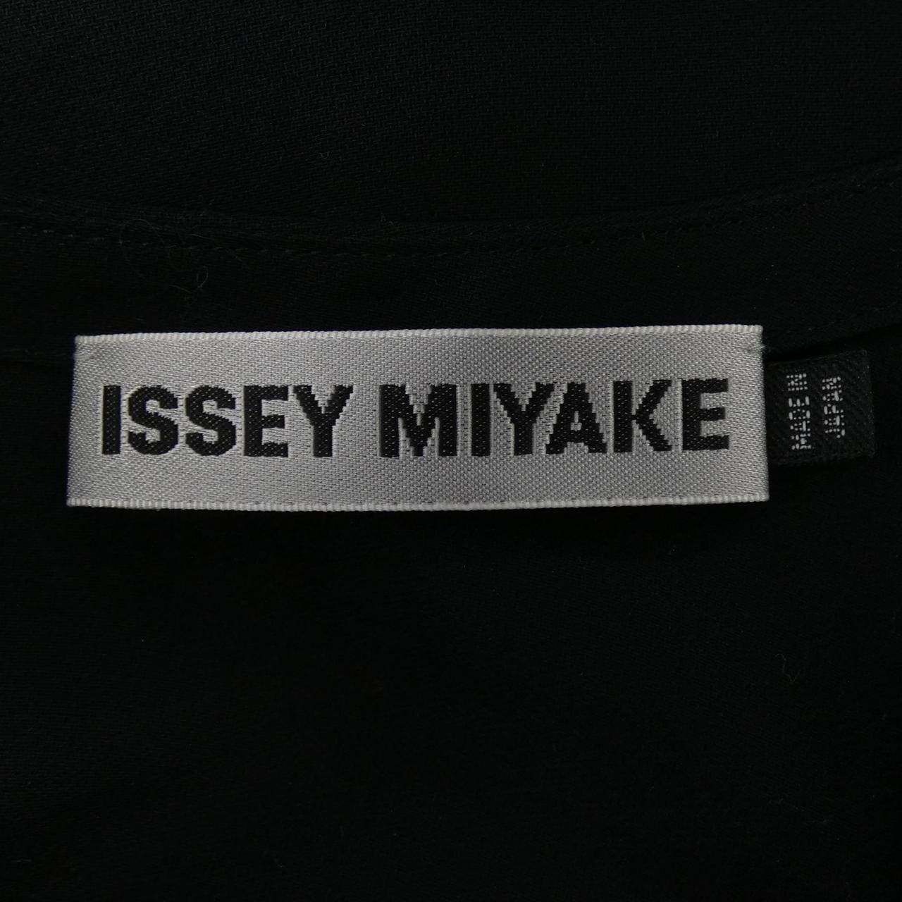 イッセイミヤケ ISSEY MIYAKE IM02FD593 トップス