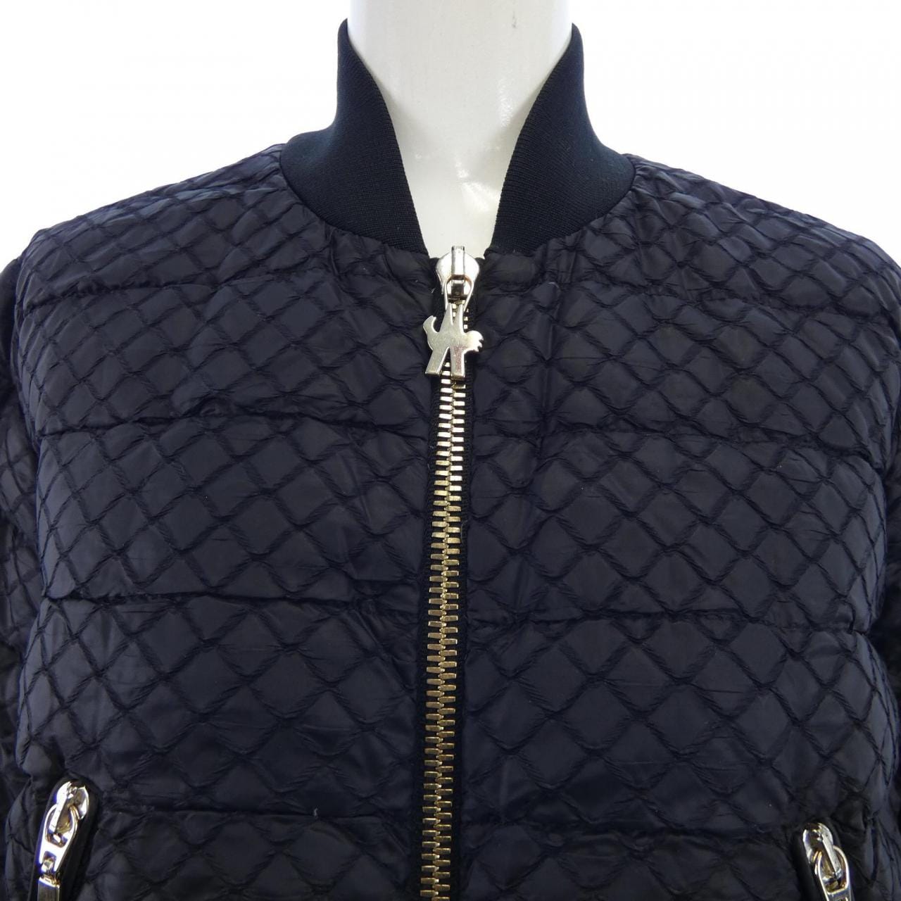 モンクレールガムルージュ MONCLER GAMMEROUGE ダウンジャケット