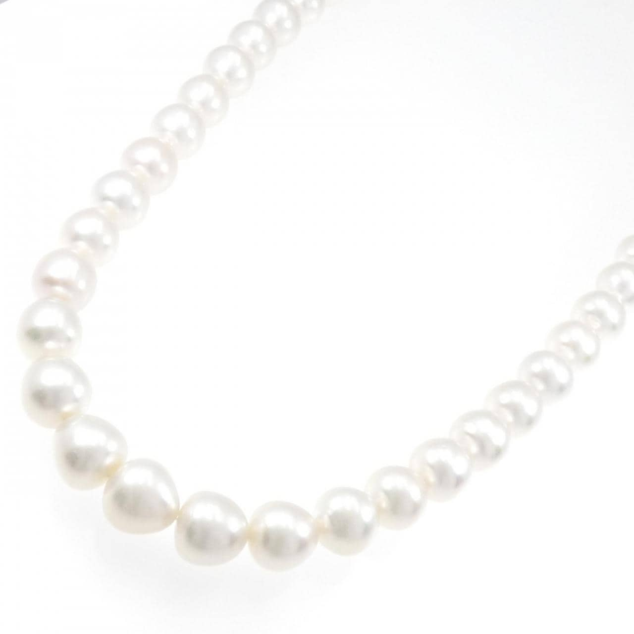 Silver clasp White Butterfly Pearl necklace