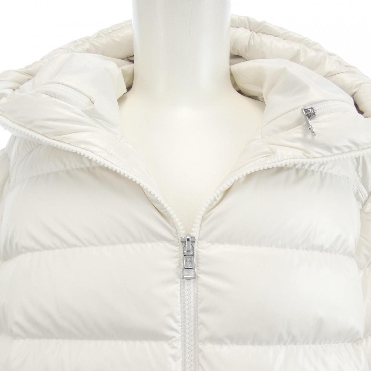 モンクレール MONCLER ダウンジャケット