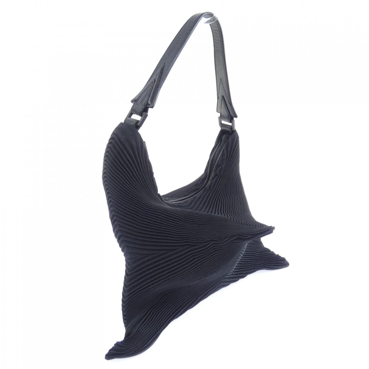 イッセイミヤケ ISSEY MIYAKE BAG