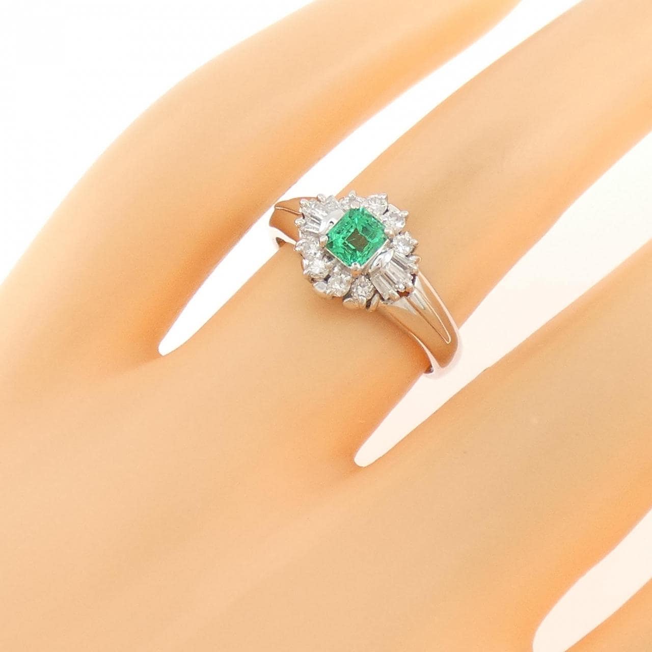 PT900 エメラルド リング 0.28CT