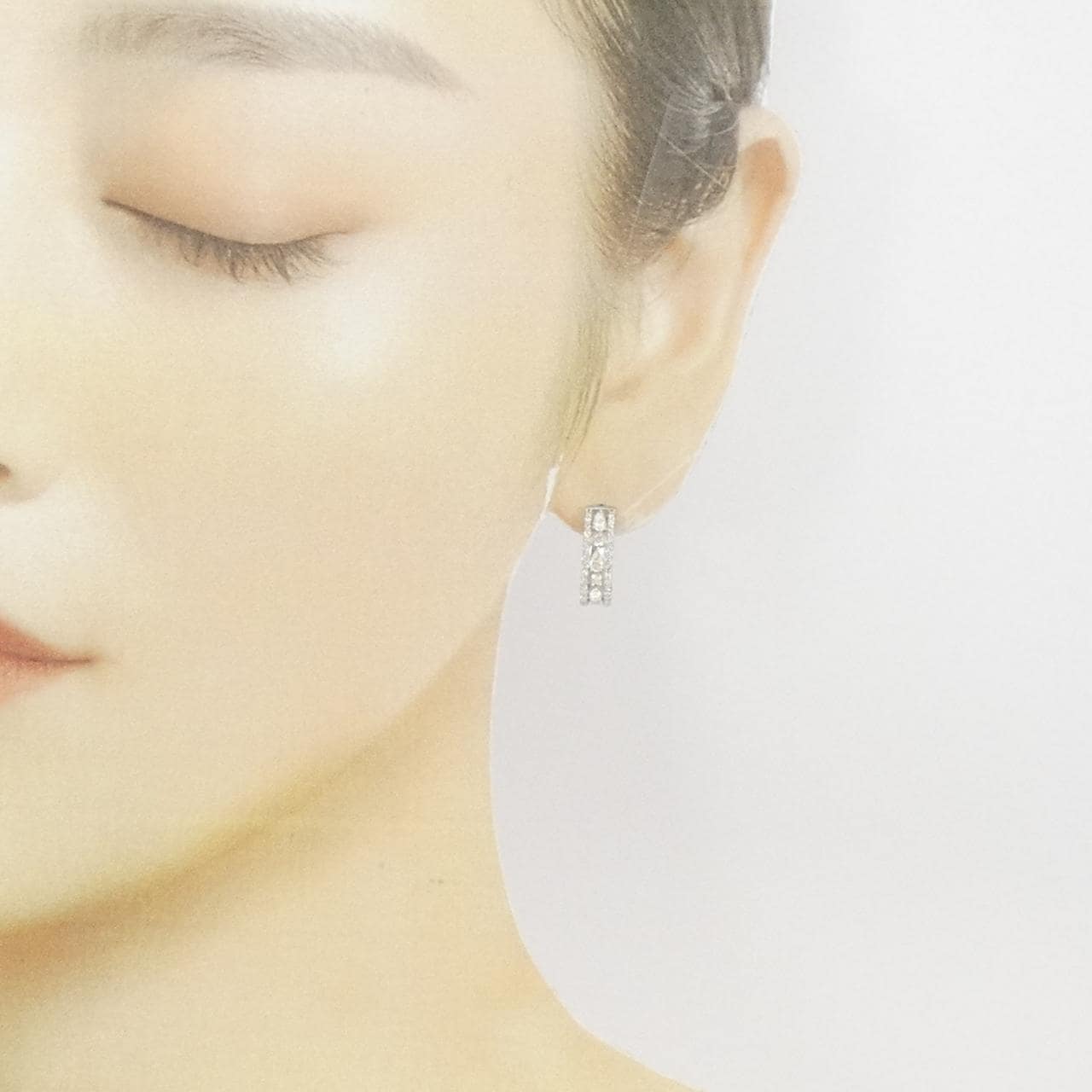 [BRAND NEW] PT900 Diamond earrings 0.74CT