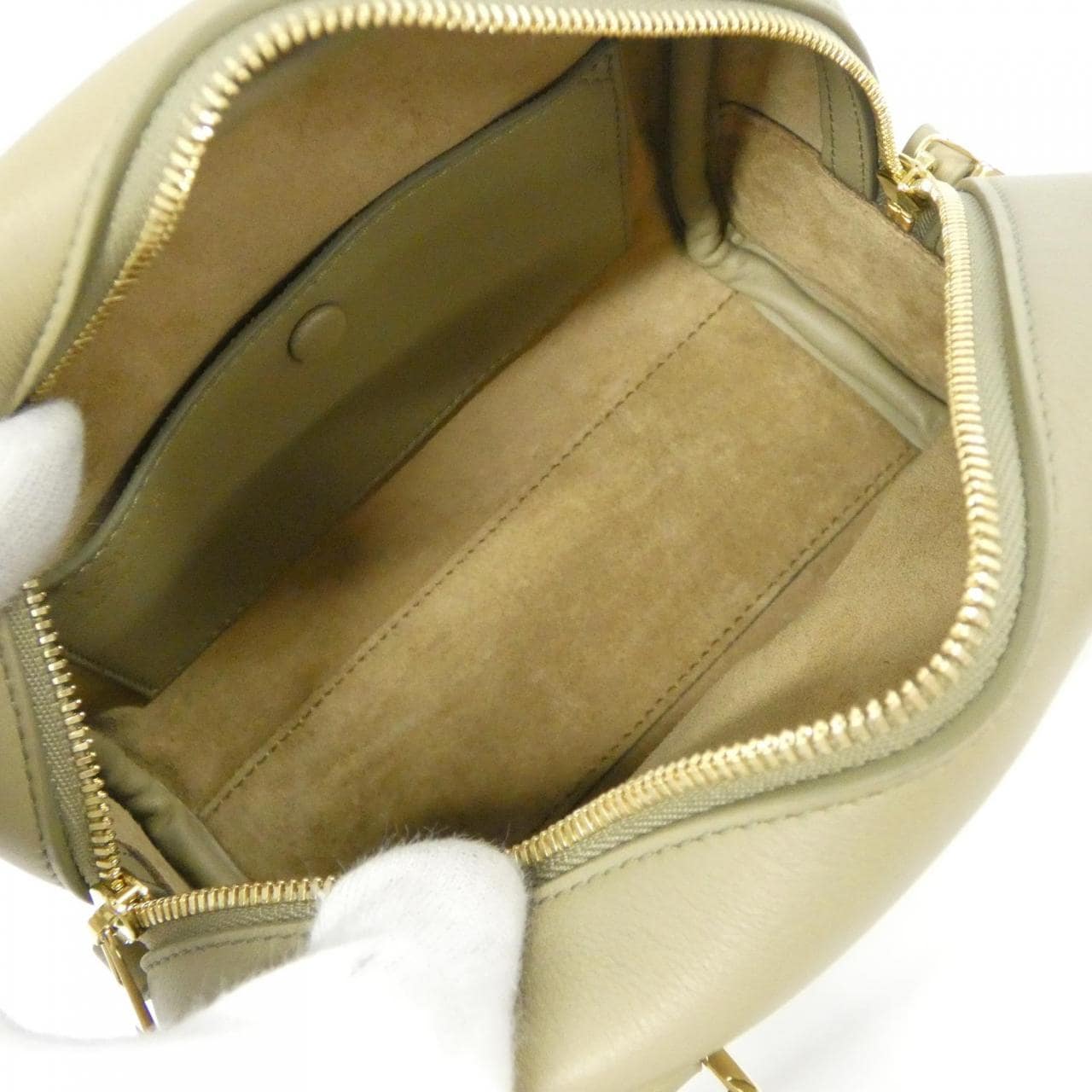 Loewe Amazona 16 Square A039N21X01 Bag