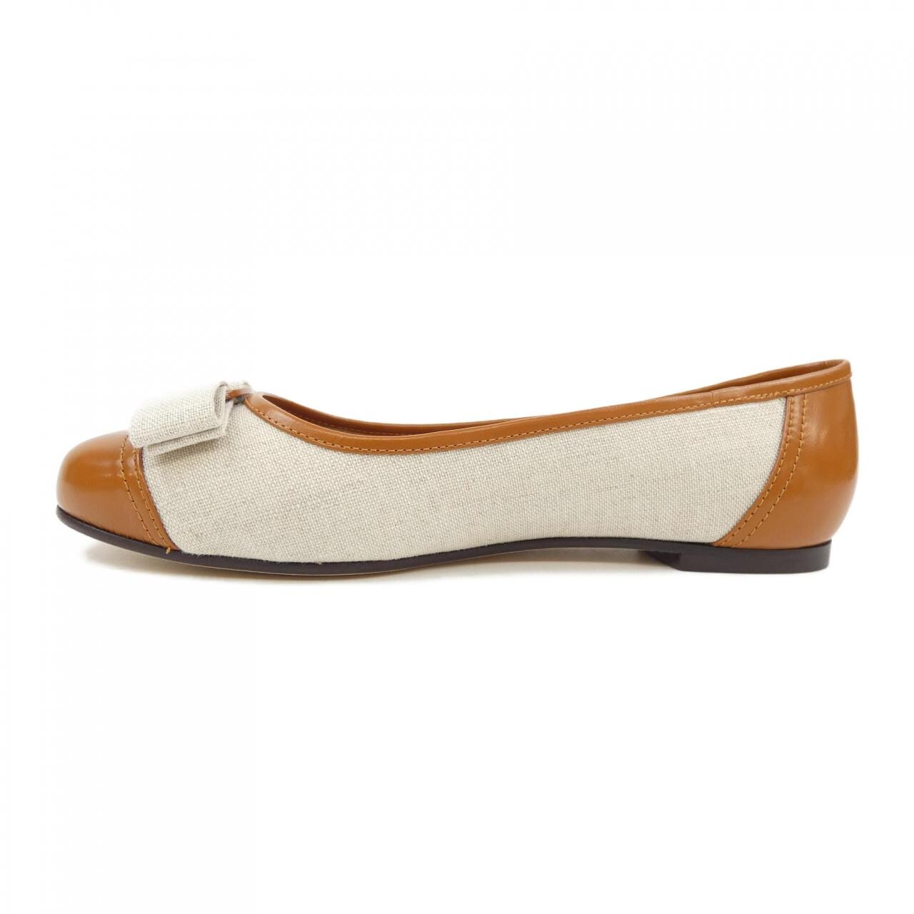 サルヴァトーレフェラガモ SALVATORE FERRAGAMO フラットシューズ