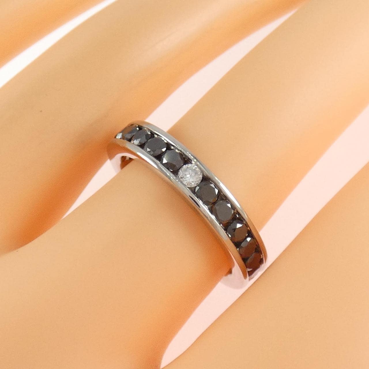 K18WG フルエタニティ ダイヤモンド リング 0.25CT