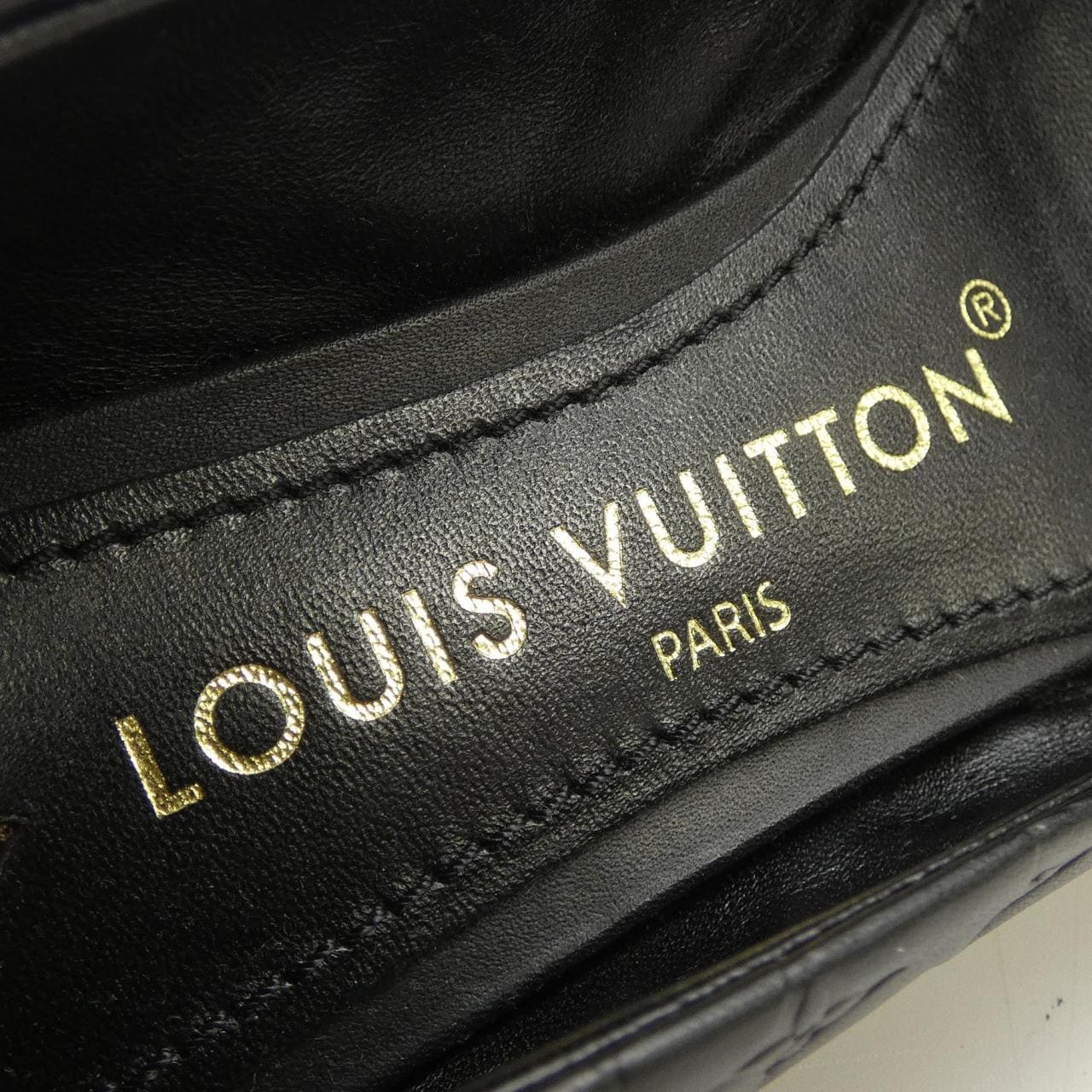 ルイヴィトン LOUIS VUITTON ニーナライン フラットシューズ