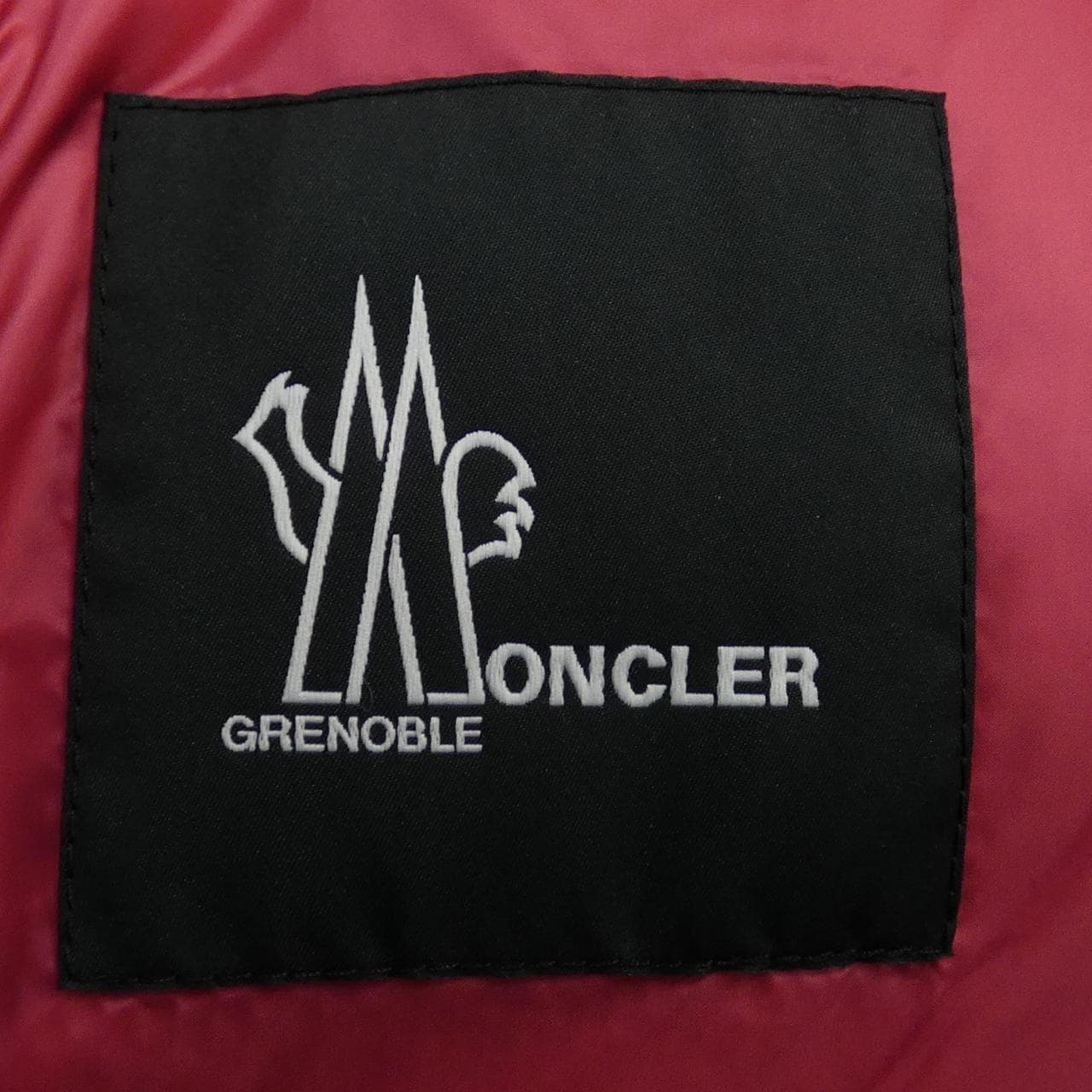 【新品】MONCLER GRENOBLE蒙克勒格勒諾布爾羽絨服