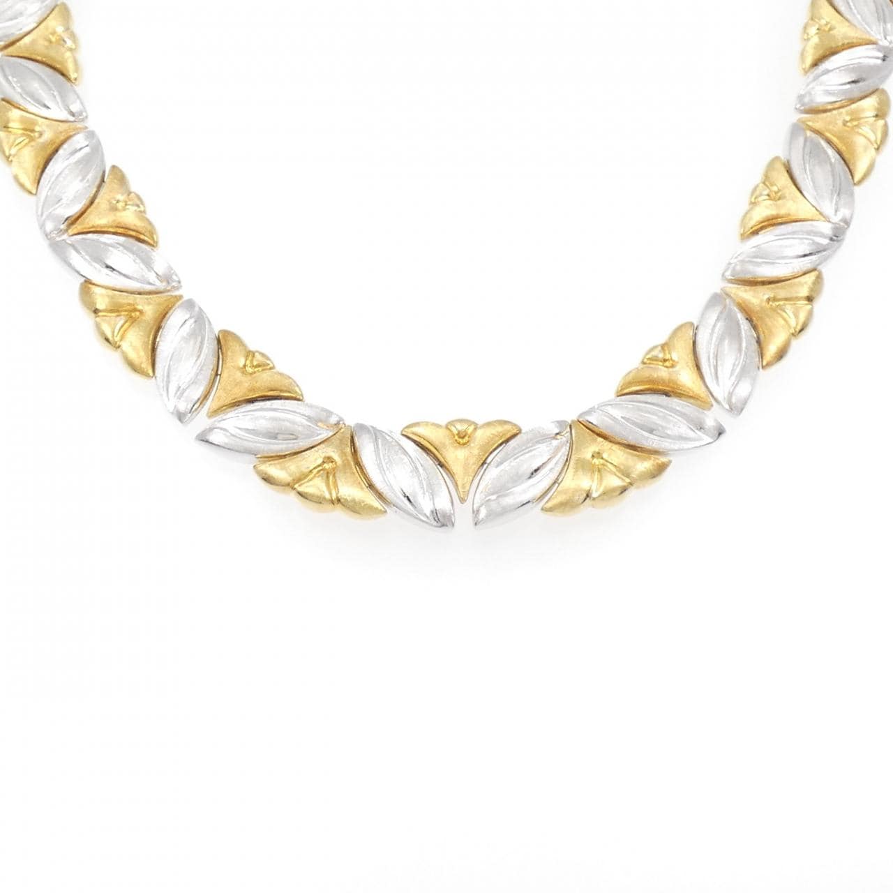 Campezan 750YG/750WG Necklace