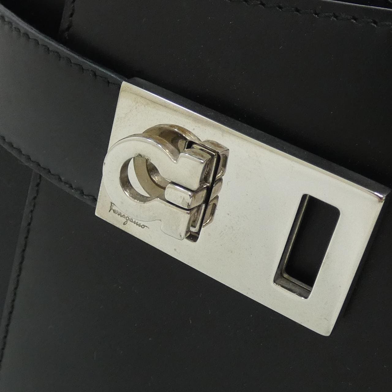 【ヴィンテージ】サルヴァトーレフェラガモ 21 0170 ショルダーバッグ