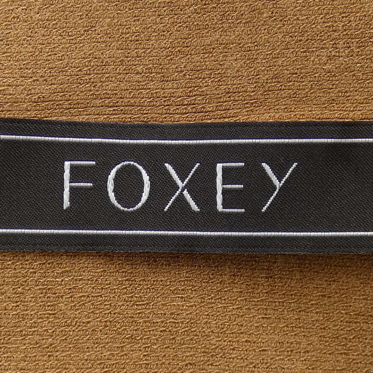 フォクシー FOXEY トップス