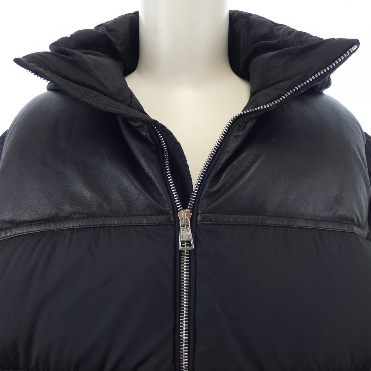 モンクレール MONCLER ダウンジャケット