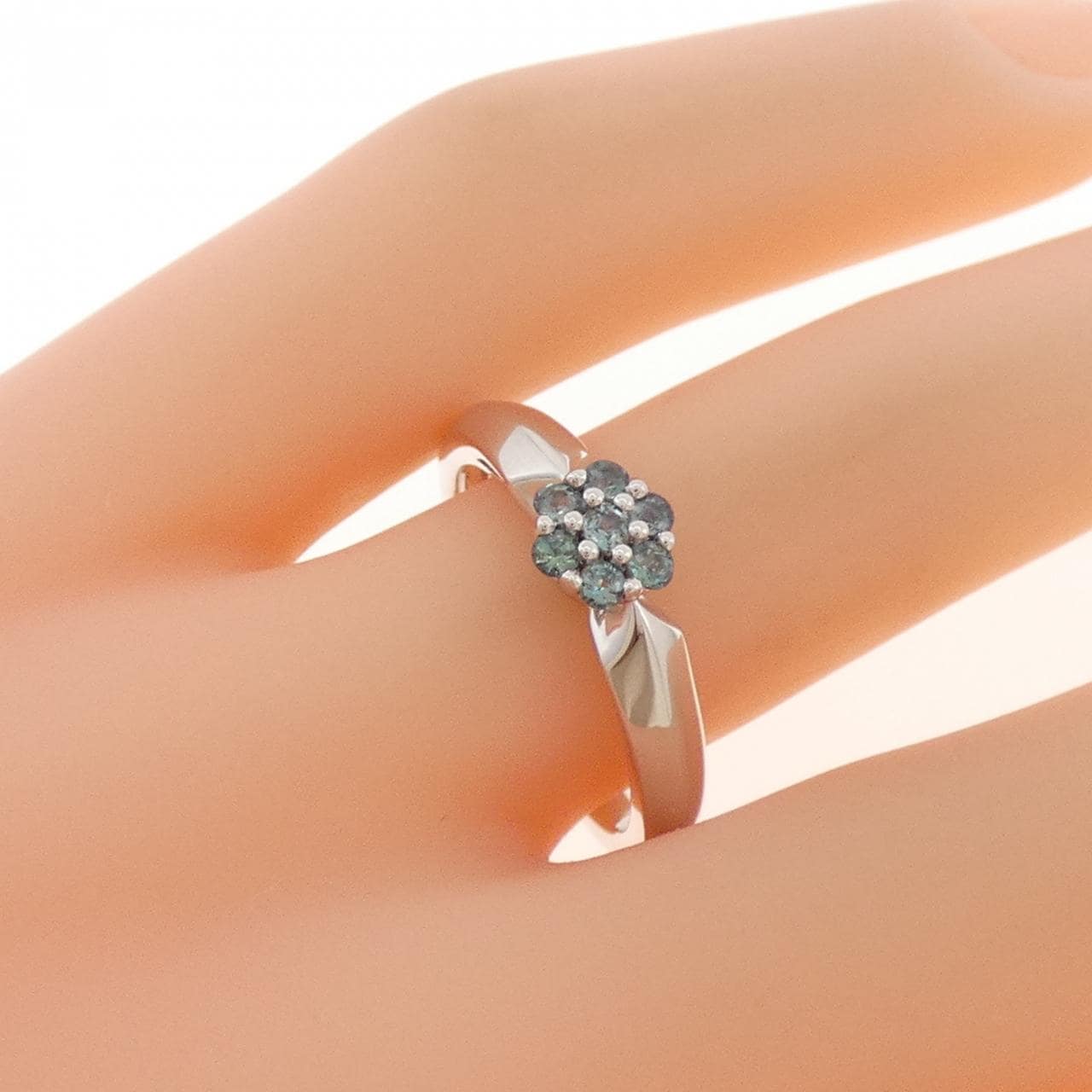 K18WG フラワー アレキサンドライト リング 0.25CT