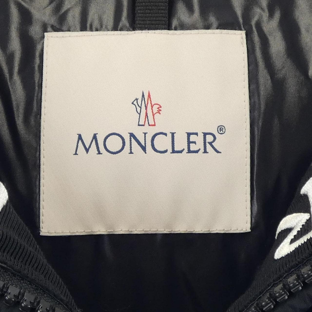 モンクレール MONCLER ダウンジャケット