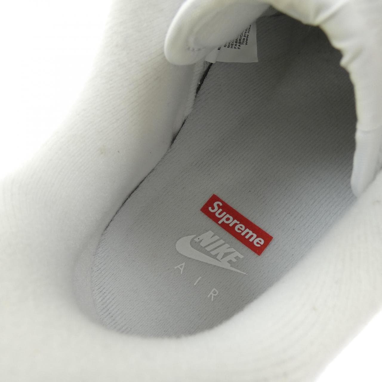 シュプリーム SUPREME CU9225-100 スニーカー
